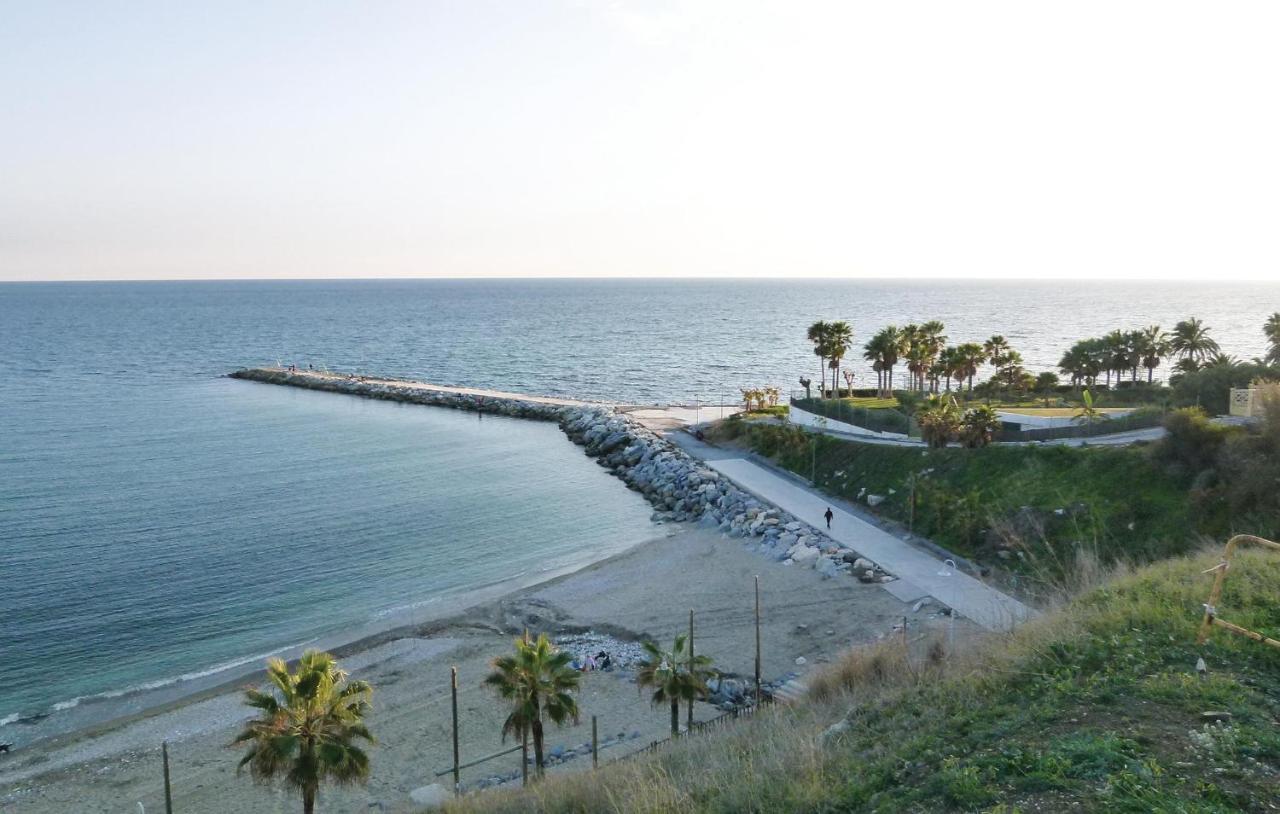 Nice Apartment In Benalmdena Costa With 1 Bedrooms, Wifi And Outdoor Swimming Pool Benalmadena Bagian luar foto